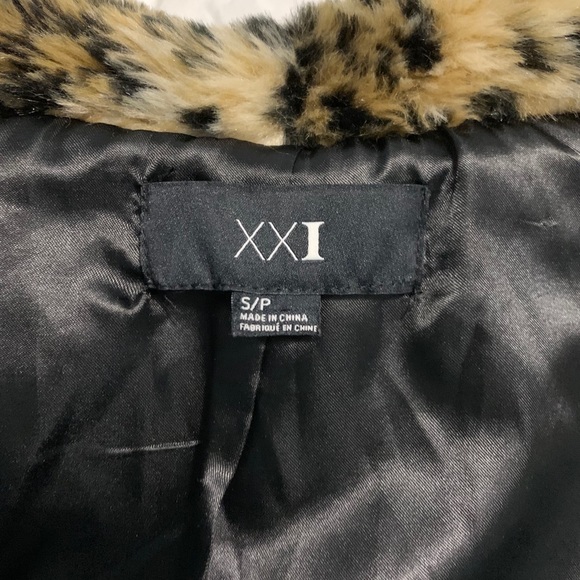 π€© HP- Faux fur cheetah jacket π€© - Picture 6 of 11